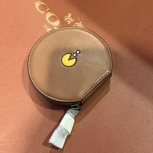 Pacman coin purse . COACH x PACMAN